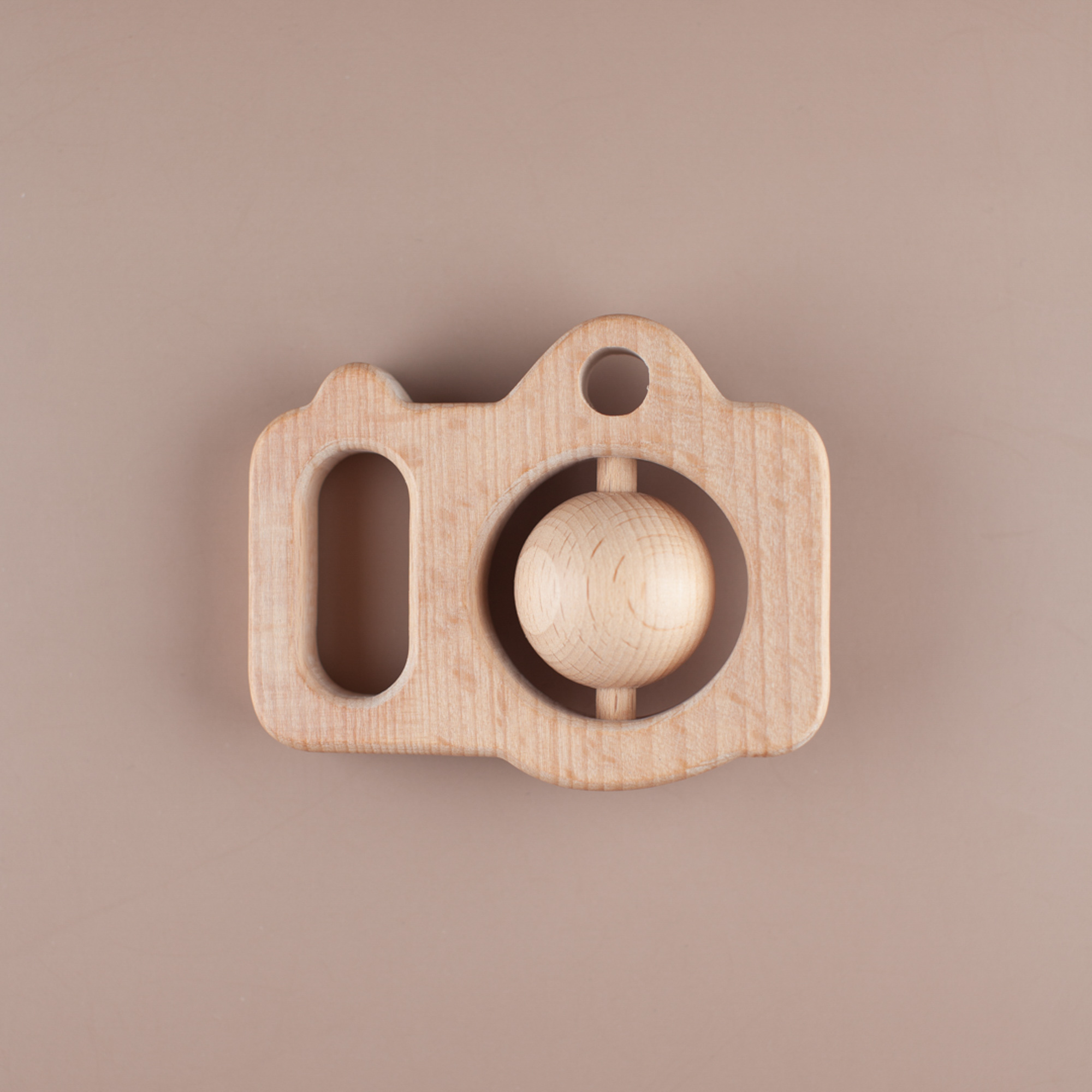 WTY-2012-1000-Camera-Beech-Wood-Teether-1
