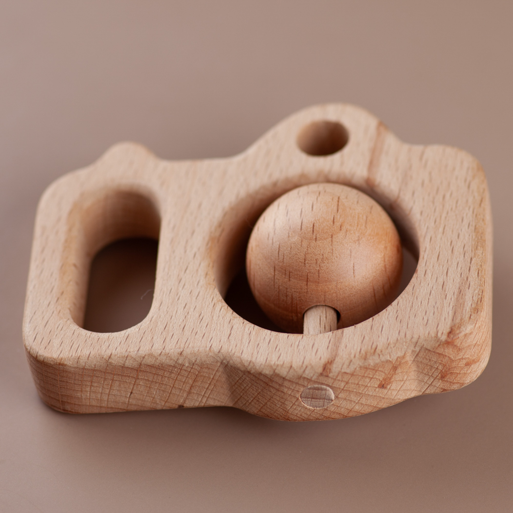 WTY-2012-1000-Camera-Beech-Wood-Teether-3