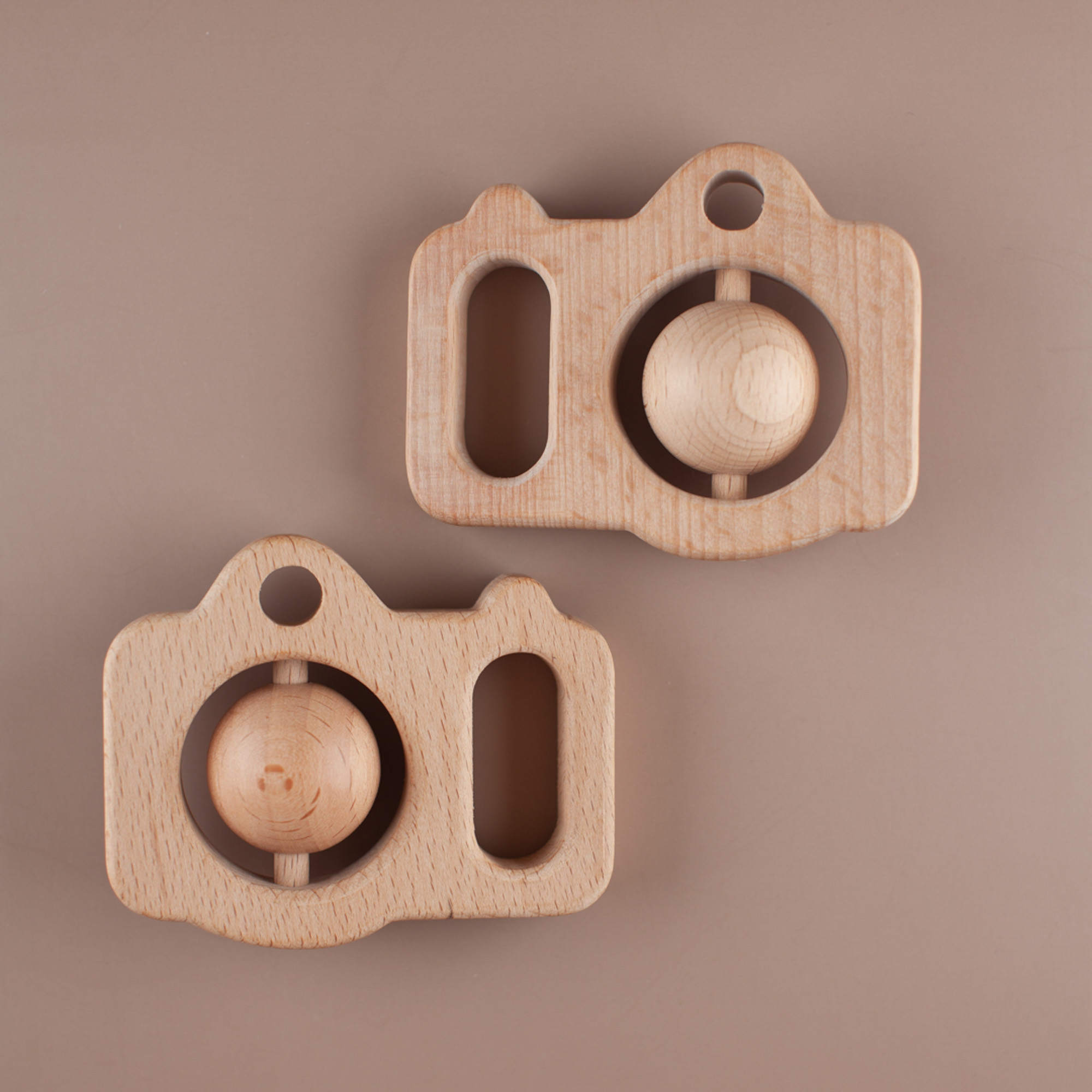 WTY-2012-1000-Camera-Beech-Wood-Teether-4